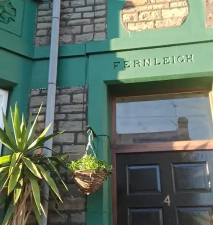 Fernleigh Homestay * Бристоль